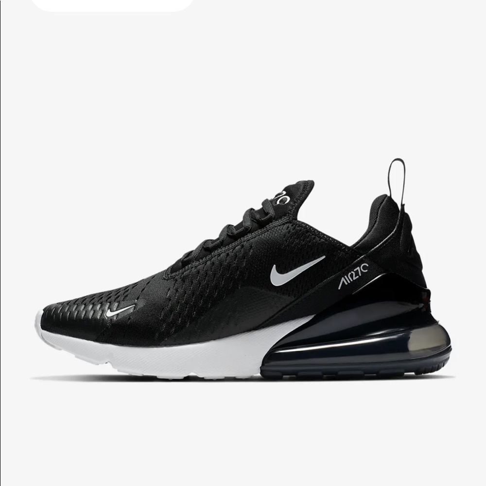 Air Max 270 in black size 8